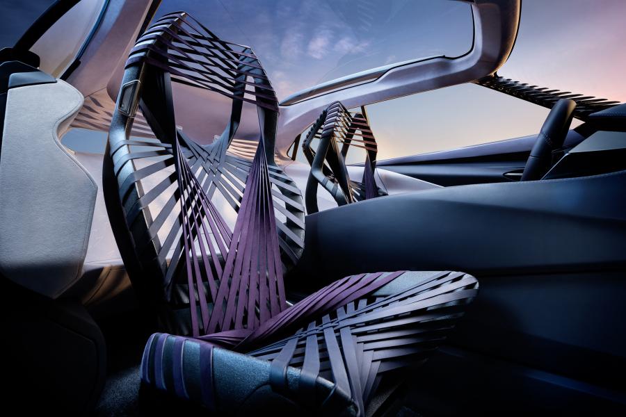 Интерьер Lexus UX Concept 2016 года  (фото 1 из 18)